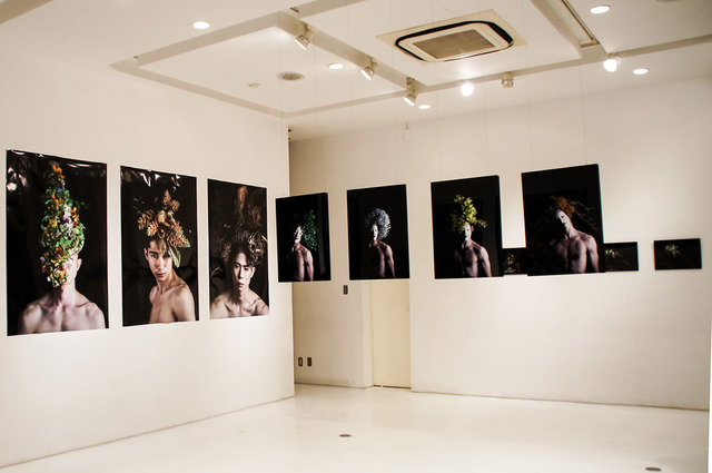 花結い師TAKAYA初写真展「MEN」、ギャラリー ル・ベインで開催