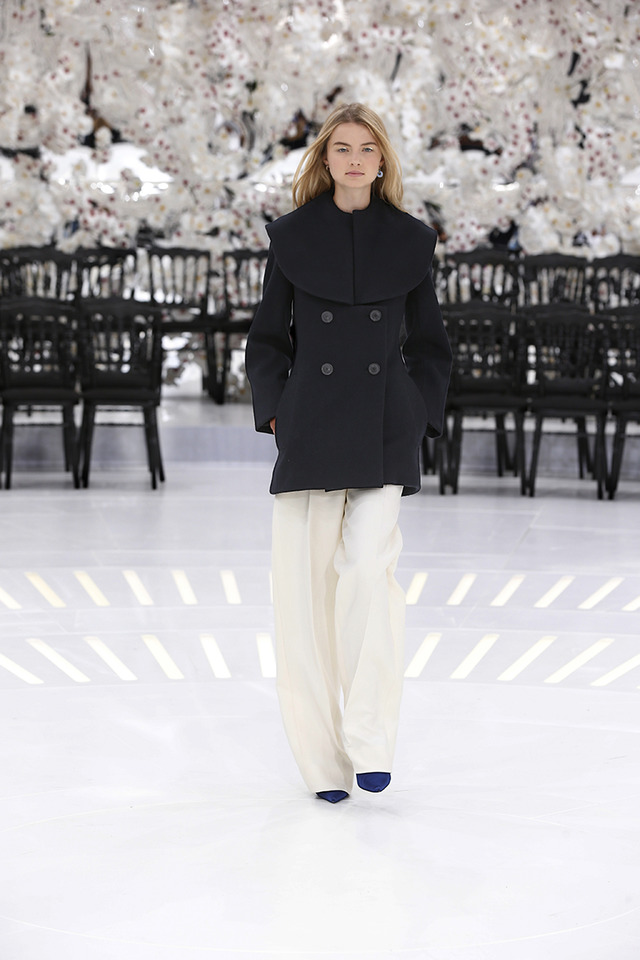 LOOK 54,DARK NAVY WOOL PEACOAT WITH OFF WHITE WOOL PANTS.