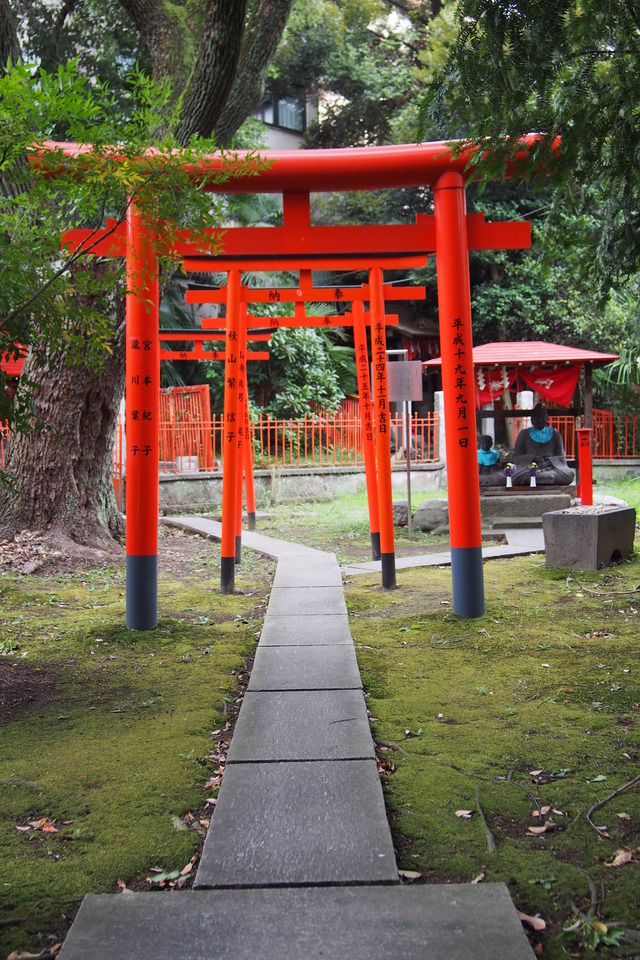 三囲神社