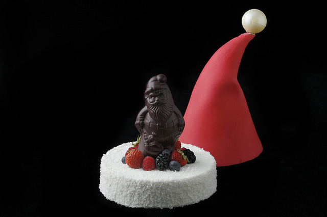 サンタの赤い帽子のチーズケーキ「ボネ・ド・ペール・ノエル」（8,000円）