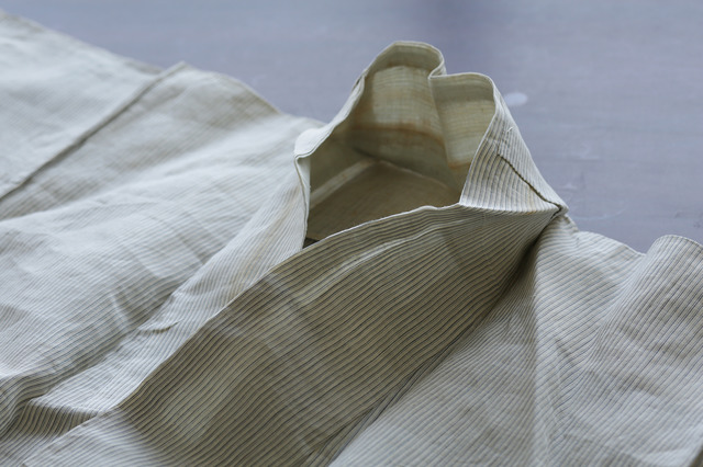 苧麻で織られた縞柄の「越後縮」はパリッとした風合い。江戸期のもの
