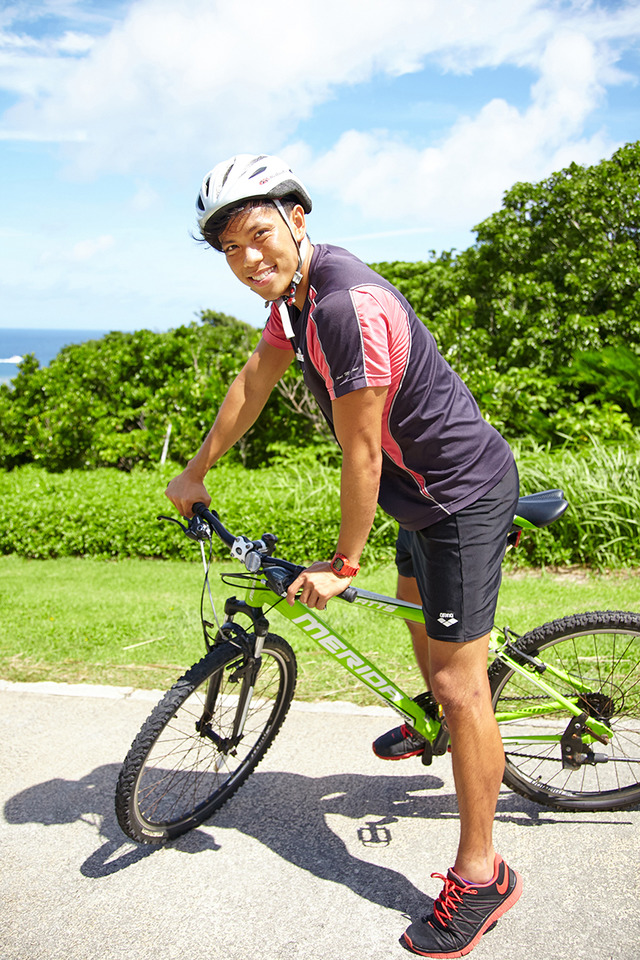 マレーシア出身のG.O リムはスポーツ万能。ウォーキングやプールアクティビティも担当する