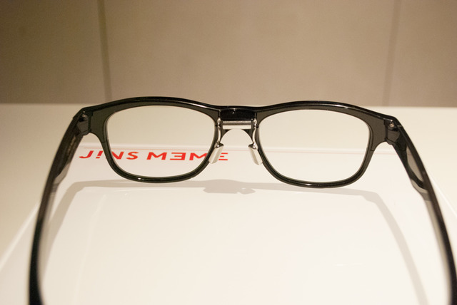 ジンズの眼鏡型デバイス「JINS MEME」