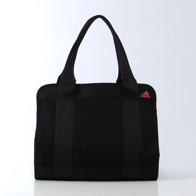 「コスメティック バッグ」（7,500円）／ブラック×スーパーピング
