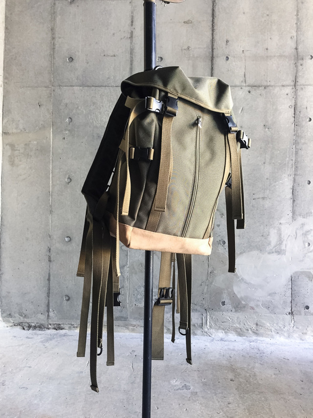 ミハラヤスヒロが16SSコレクションで発表したバックパックのバリスティックナイロン仕様の新モデル（6万円）を発売