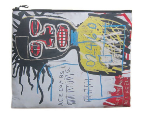 クラッチバッグ(c) Keith Haring Foundation.www.haring.com. Licensed by Artestar,New York.