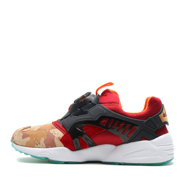 PUMA×atmos×Titoloによるスニーカー「DISC BLAZE “DESERT DUSK”」（1万8,000円）