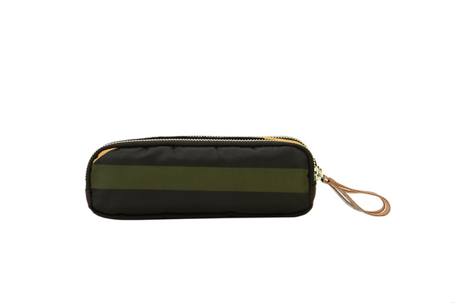 「W ZIP POUCH S - PEN CASE」（2万1,000円）