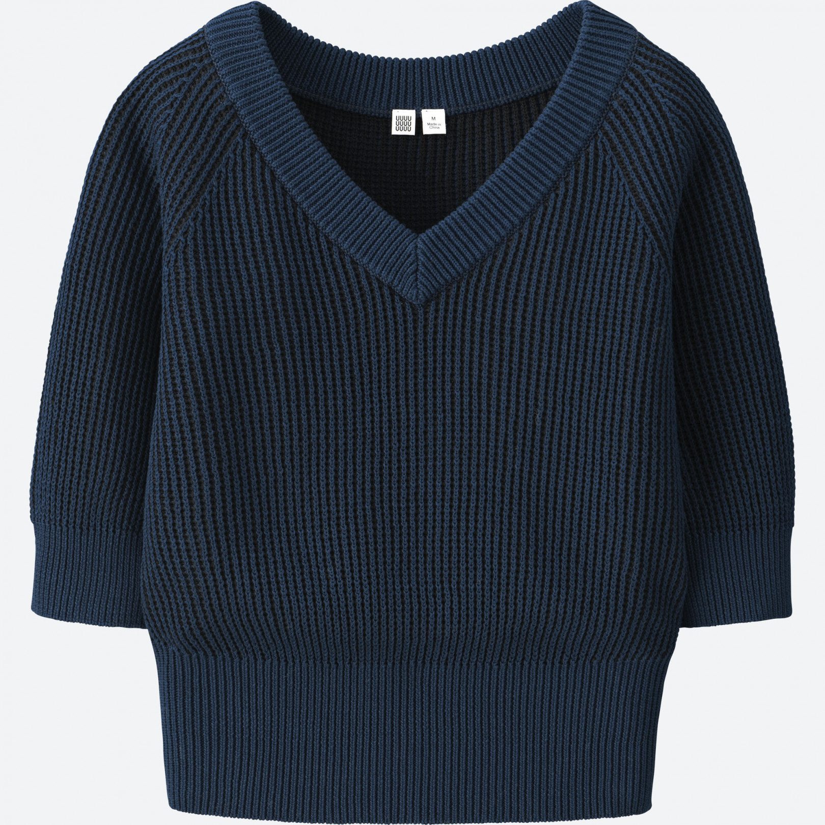 「コットンクロップドVネックセーター（7分袖）＋E」（2,990円）