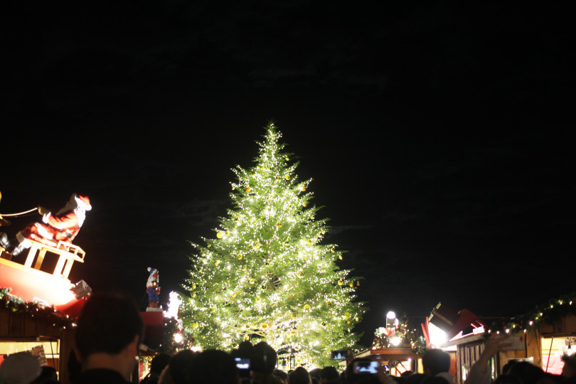 「クリスマスマーケット in 横浜赤レンガ倉庫」が開催