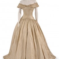 映画「ローマの休日」でオードリー・ヘップバーン使用のドレス,1953年