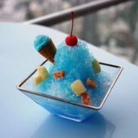 ミクカフェ新メニュー、KAITOをイメージした「カイトのソーダかき氷」