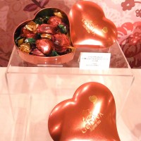「ゴディバ」のバレンタイン限定「ラブ・メッセージトリュフ・ミニハート缶」