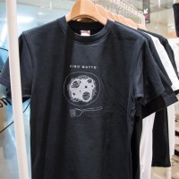 パスタの中に宇宙が現れたチボマットの限定Tシャツ