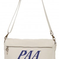 キャンバス素材の「PAA メッセンジャーバッグ」