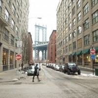 ”Down Under the Manhattan Bridge Overpass”の略のDUMBOエリア