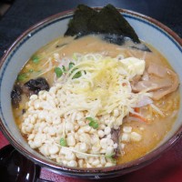 白樺山荘の「ピュアホワイト＆とろけるチーズのあぶり入りラーメン」