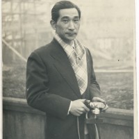 丹下健三ポートレート 1953 年頃撮影、撮影者不明
