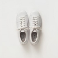 AOH-001 WHITE／1万9,000円／adidas Originals by HYKE