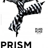 「プリーツ プリーズ イッセイ ミヤケ」が、フランシス・ジャコベッティを映像と音で体感する「PRISM」展を開催