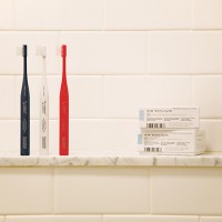 「立つ」機能を備えた歯ブラシ、THE TOOTH BRUSH by MISOKA