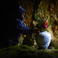 「花器研究所」が、プロジェクトの第1弾として名窯・辻精磁社とのコラボレーションによる“花器”を発表
