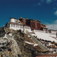 チベット仏教の聖地とも呼ばれるジョンカン