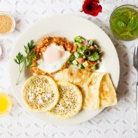 「ワールド・ブレックファスト・オールデイ」が提供する、モロッコの朝ごはんをイメージしたワンプレートメニュー