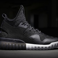 「Tubular X Primeknit Snake」（1万8,200円）