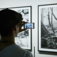 イエローコーナーの日本初となるポップアップショップ「Living with Photography」がオープン
