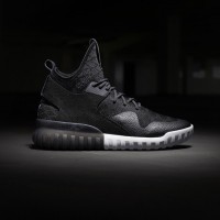 「Tubular X Primeknit Snake」（1万8,200円）