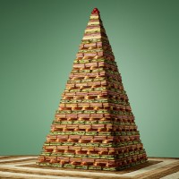 スイーツで作る緻密な“ピラミッド”／Sam Kaplanのプロジェクト「Pits and Pyramids」