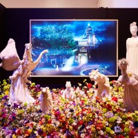 アンダーカバーの25周年を記念した展覧会「LABYRINTH OF UNDERCOVER "25 year retrospective"」が東京オペラシティ アートギャラリーで開催