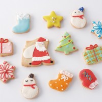 クリスマスツリーや雪だるま、サンタクロースが描かれたアンファンのアイシングクッキー（12枚入り1,600円/配送のみ）