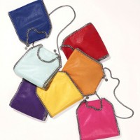 ステラ・マッカートニーのアイコニックなバッグ「ファラベラ」が7色で登場する「レインボー ポップ ファラベラ コレクション」