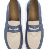 「Bi-color leather penny loafer」（chambray×beige／6万2,000円）