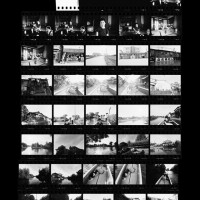 写真家の荒木経惟による個展「センチメンタルな旅－コンプリート・コンタクトシート」が開催