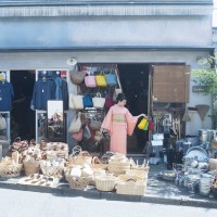 谷中にある荒物雑貨のお店「松野屋」で