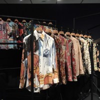 最後のブースで、ポール・スミスの洋服を展示