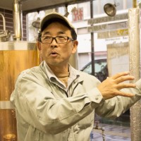 クラフトビールを醸造するブルワー丹羽智さん