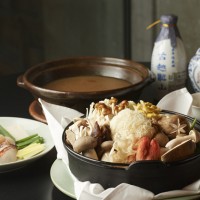 チャイナルームの「茸鍋」（1名8,800円）※2名より