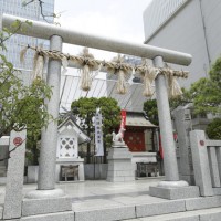 屋上の三囲神社でお参りも忘れずに