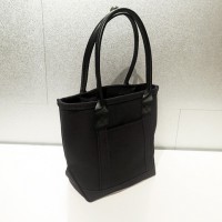 BLACK ON BLACK TOTE BAG S 26×34×12.5cm 1万5,600円／L.L.Bean