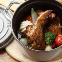 グランド キッチンの「大山鶏モモ肉のフリカッセ」（税込サ別／3,400円）