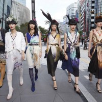 新時代の和装「KIMONO COUTURE」を纏った6人のモデルたちを撮影したライブフォトシューティングが銀座で開催