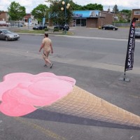 街中をにぎやかに彩るポップ・アート。活動家ローズワーズによる路面アート作品たち