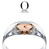 “O”シリーズのイッセイ ミヤケ ショップ限定モデル“Rose Gold”（1万8,000円）