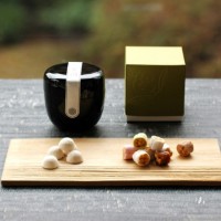 HIGASHIYAから特別展「茶の湯」の限定商品が販売