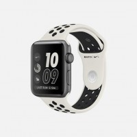 Apple Watch NIKELAB（38mm、3万7,800円/42mm、4万800円）