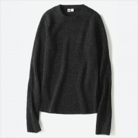W Uシャイニークルーネックセーター（L/3,990円）